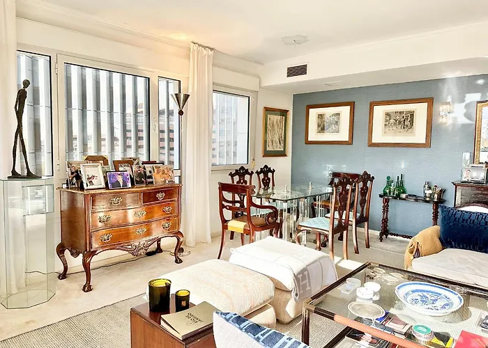 Golden Light Apartment *